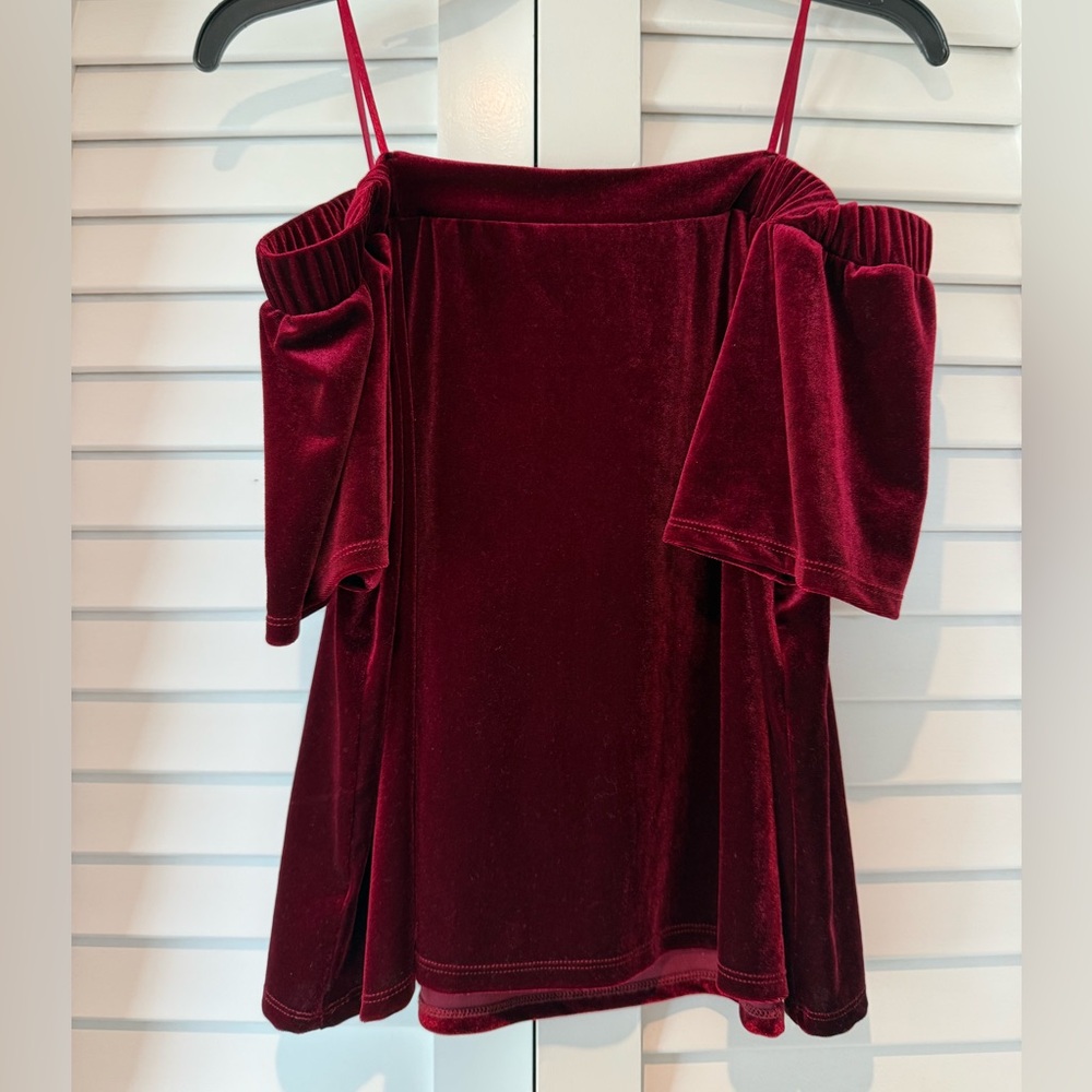 One Clothing Red Velour Off the Shoulder Crop‎ Top Size Medium
